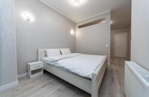 Pozniaky Apartment | Pet-Friendly Retreat at FlatRent Drahomanova 2a