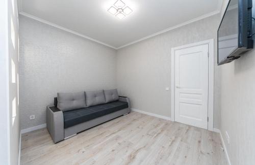 Pozniaky Apartment | Pet-Friendly Retreat at FlatRent Drahomanova 2a