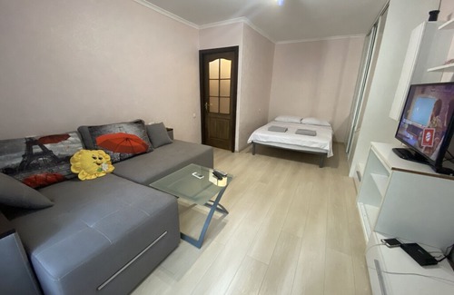 Pechers'kyi District Apartment | Cozy FlatRent Near the Center with Child-Friendly Amenities