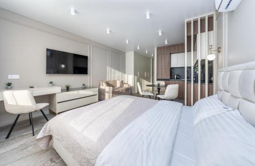 Darnyckyj Apartment | Discover FlatRent Olympic Park: Family & Pet-Friendly Stay!