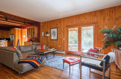 Shandaken House | Flatrock House - Creek Access & Pet-Friendly Retreat