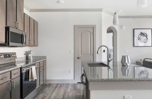 Manor Apartment | Flats 1BD 10 - One Bedroom Apartment, Sleeps 2