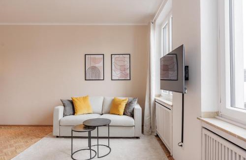 Duisburg City Center Apartment | Modern City Flats: 9/10 Rated with Kitchen & Netflix