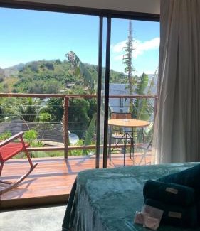 Floresta Velha House | Oceanfront Retreat: Flats Baia dos Porcos, Rated 9/10
