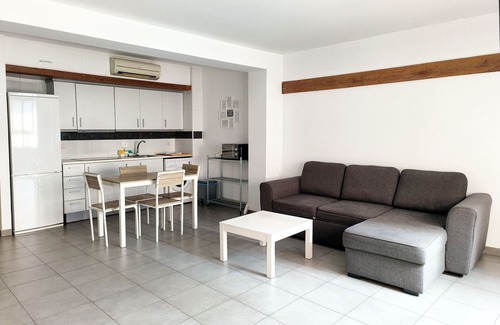 La Xerea Apartment | Pet-Friendly Flats Friends Tetuan with Spa & Kitchen Access