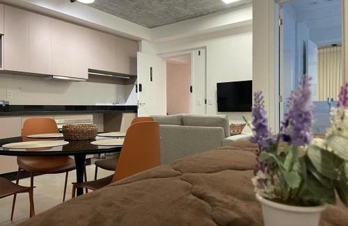 West Sector Apartment | Vida Urbana - Allure: Family-Friendly Oasis with Hot Tub