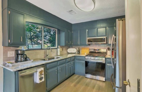 Stone Mountain House | Recently Renovated Retreat Near Stone Mountain, Guest Rated 9.8