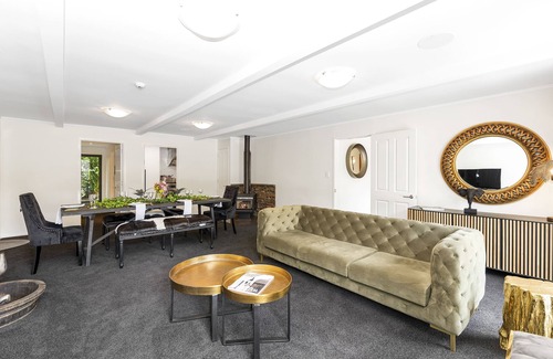 Waitakere Cabin | Flaxmere House - Top-Rated Venue with Ocean View Amenities