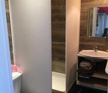 Le Camas Apartment | Unique FLC Loft in the Heart of CAMAS with Great Amenities