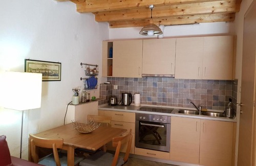 Trikeri Apartment | Family-Friendly Fleece House: Affordable Comfort Awaits