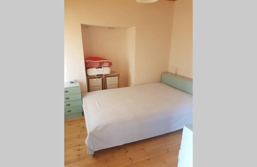 Trikeri Apartment | Family-Friendly Fleece House: Affordable Comfort Awaits