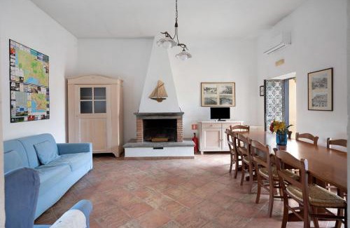 Pozzuoli Villa | Welcome to Flegrea House: Family-Friendly with Pool Access
