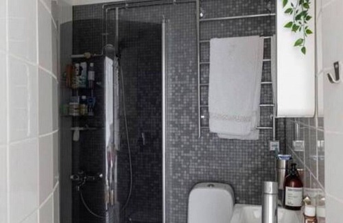 Alppiharju Apartment | Experience Kallio: Cozy Stay with Top Amenities & 10/10 Rating
