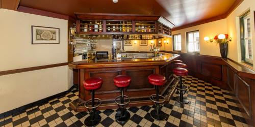 Hoevelaken Hotel | Discover Fletcher Hotel-Restaurant De Klepperman: Family-Friendly Getaway