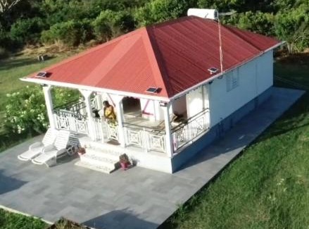 Saint-Louis House | Discover Fleur d'Hibiscus: Oceanfront Getaway Awaits