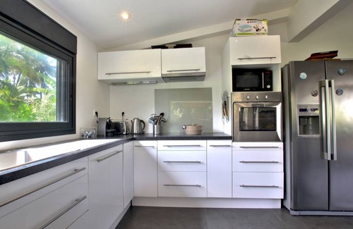 Etang Sale Les Bains Villa | Discover Relaxation at Fleur de l'Etang with Ocean Views