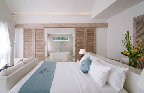 Long Hai Hotel | Elegant Fleur de Lys Resort & Spa with Ocean Views