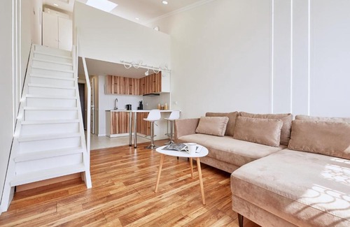 Petrovskoye Apartment | Fleur-de-Lys: Guest Rated 9/10 with Pet-Friendly Perks