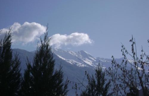 Gilly-sur-Isere Ski Chalet | Fleur de Neige: Oceanfront Escape with Pool & Family Fun