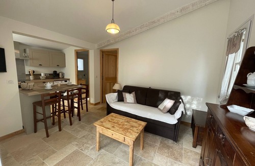 Fox-Amphoux Apartment | Fleur de Romarin: Relax by Your Private Pool
