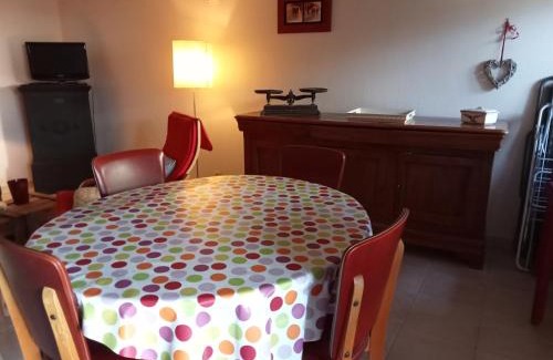 Monnieres Bed & Breakfast | Delightful Fleur de Vigne: Family-Friendly Stay Awaits
