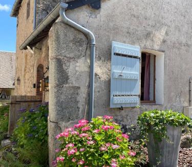 Saint-Leger-sous-Beuvray Apartment | Cozy Family Retreat at Fleurs au Bourg - Pet Friendly Stay