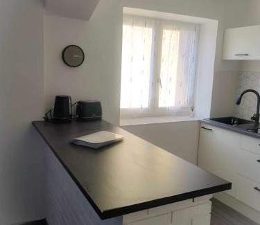 Saint-Germain-Lespinasse Apartment | Fleurs de Lys: Rated 9.5/10, Pet & Child Friendly Retreat