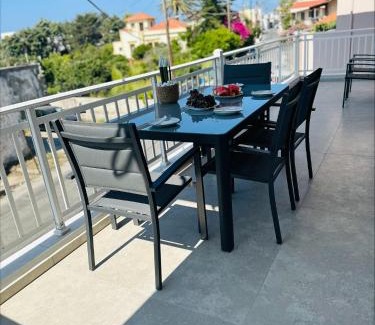 Petaloudes Apartment | Relax at Flev's House: 4-Star Stay with Private Hot Tub
