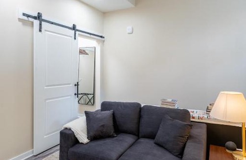 Fifth Ward Apartment | Top-Rated Flexhome Walker's Point Studio with Accessibility