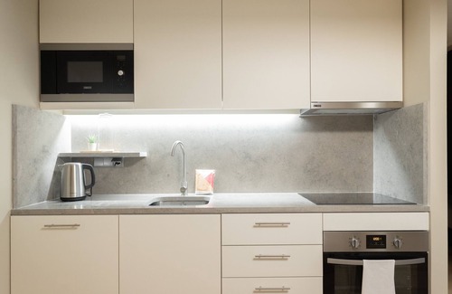 Sao Paulo Apartment | Stylish FLH Cais Sodré Trendy Duplex with Spa & Kitchen