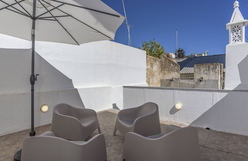 Se Ski Chalet | Experience FLH Faro Central House with Terrace & Spa
