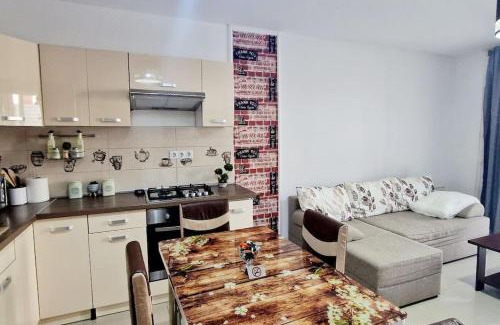Cisnadie Apartment | Family-Friendly Getaway at FLH - Garden Grill Escape
