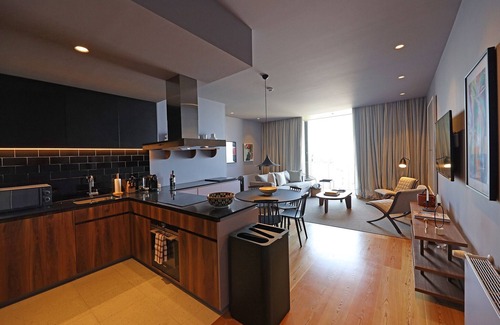 Foz do Douro Apartment | Inviting Gilreu Beach Duplex with Breathtaking Sea Views