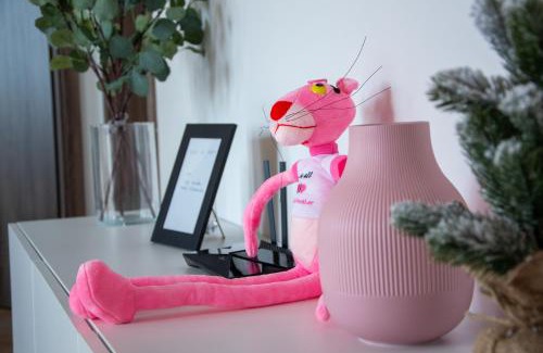 Sibiu Apartment | Family-Friendly Stay at FLH - Pink Panther with Pets Welcome