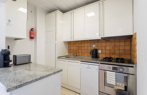 Sao Bento Apartment | Bright Apartment in Príncipe Real with Spa & Breakfast