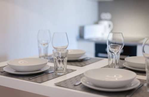 Merces Apartment | Elegant FLH Príncipe Real Apartment with Spa & Kitchen