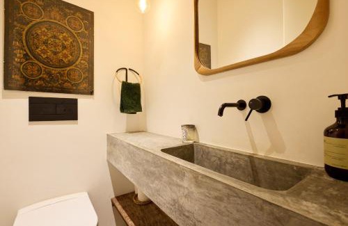 Vilarinha House | Tranquil Porto Haven with Pool - 4 Star Rated Escape