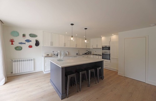 Aldoar Foz do Douro e Nevogilde Apartment | FLH Serralves House with Garden: Family-Friendly Retreat