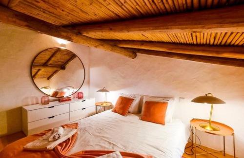 Loule Apartment | Explore Vale Judeu Rustic Mezzanine Cottage Retreat
