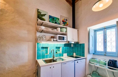 Loule Apartment | Explore Vale Judeu Rustic Mezzanine Cottage Retreat