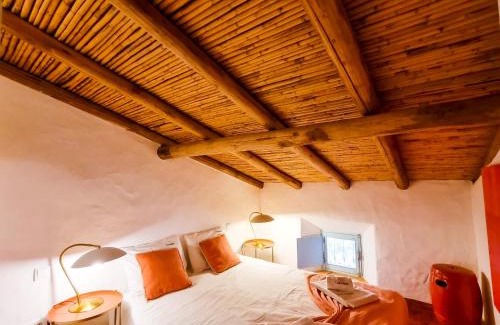 Loule Apartment | Explore Vale Judeu Rustic Mezzanine Cottage Retreat