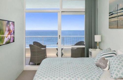 Collaroy Beach Apartment | Iconic Oceanfront Retreat at Flight Deck - 4 Star Family-Friendly