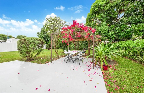 Coral Terrace House | Pet-Friendly Flight Deck in the Heart of Southwest Area