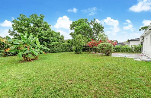 Coral Terrace House | Pet-Friendly Flight Deck in the Heart of Southwest Area