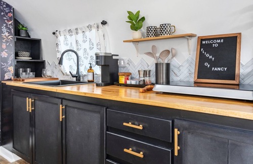 Guntersville Apartment | Flight of Fancy Vintage Airstream Rental
