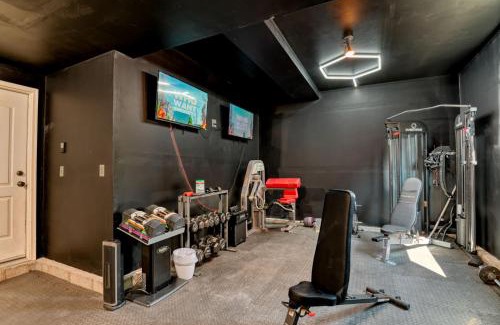 Security-Widefield House | FlightDeck HotTub Fireplace NearAirport FamilyHome