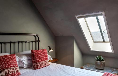 Litlington Hotel | Flint Barns at Rathfinny Wine Estate: Pet-Friendly Retreat