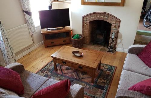 Brandon House | Pet-Friendly Flint Cottage: Exceptional Stay with Family Comfort