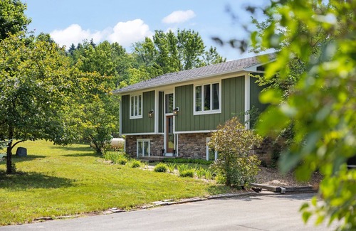 Williamsburg House | Explore Flintfield Horse Park's Backyard - Traverse City, MI