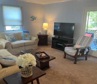 Maplewood House | Flip Flop Drop - Rehoboth Beach - Community Pool!